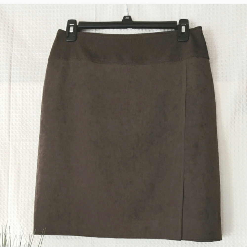 Sport Collection Olive Green Faux Suede Skirt Size 8